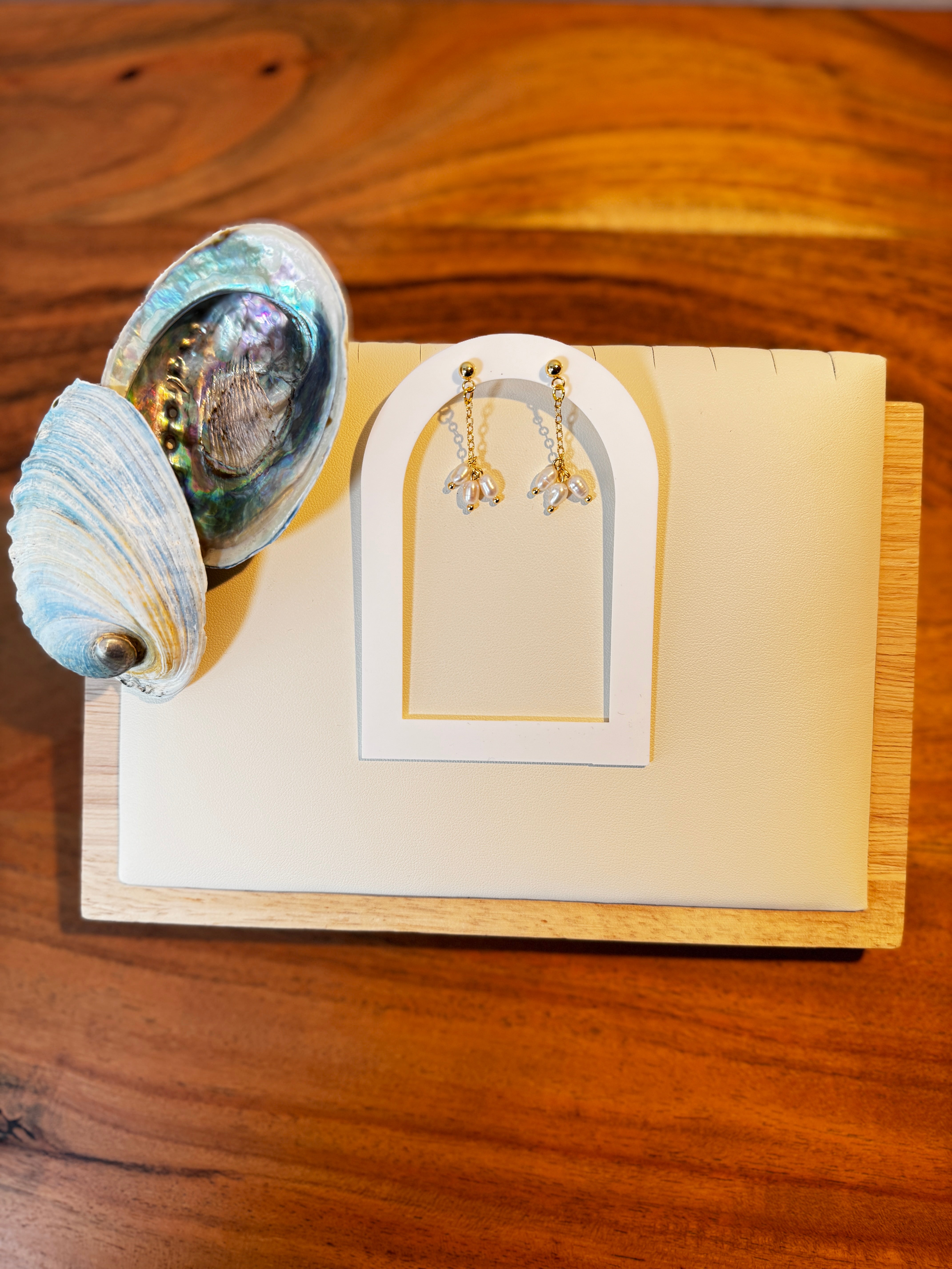 Boucles d'oreilles pendante en perles fines