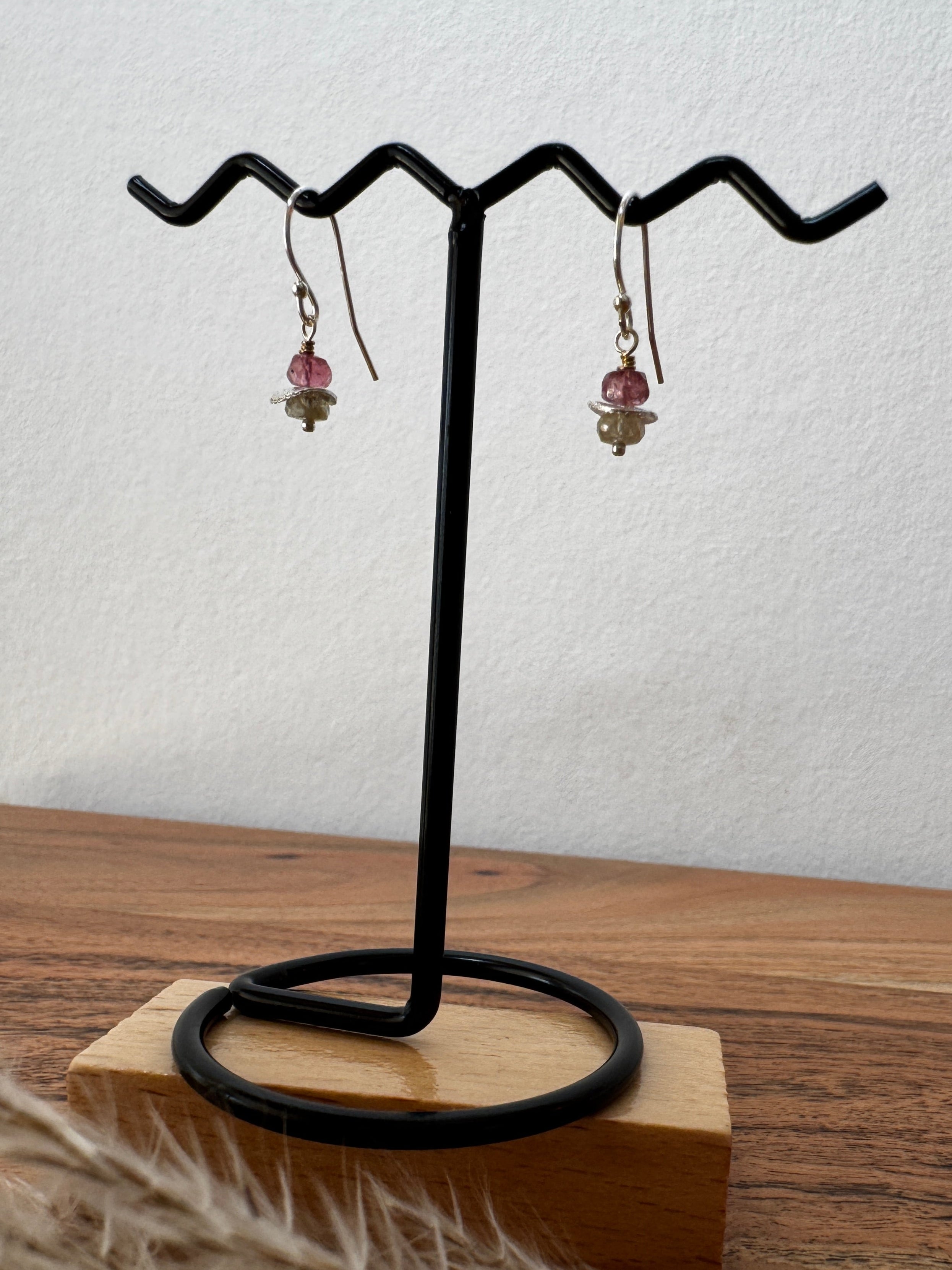 Boucles d'oreilles en Saphir vert et rose