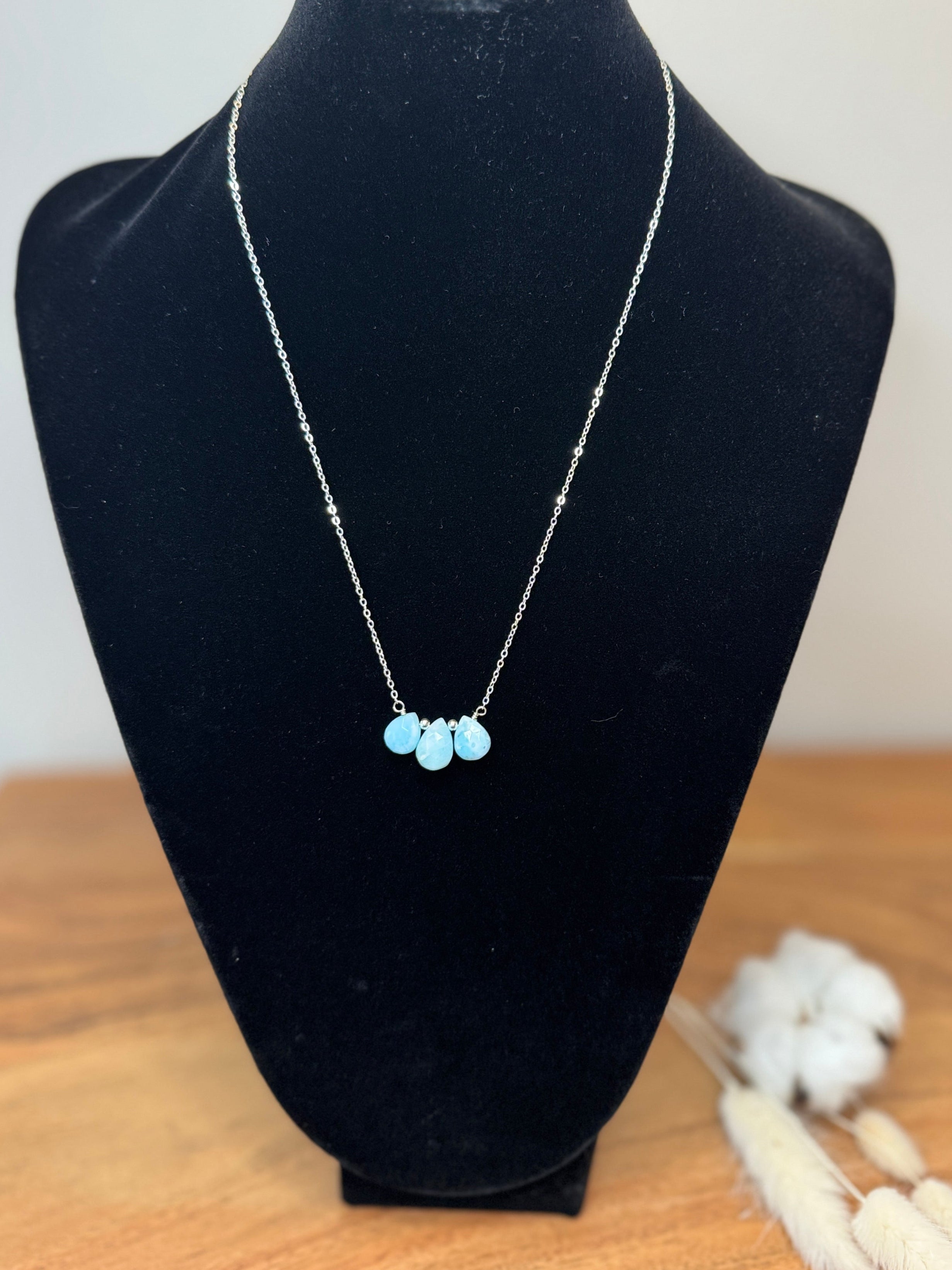 Collier 3 pierres en Larimar