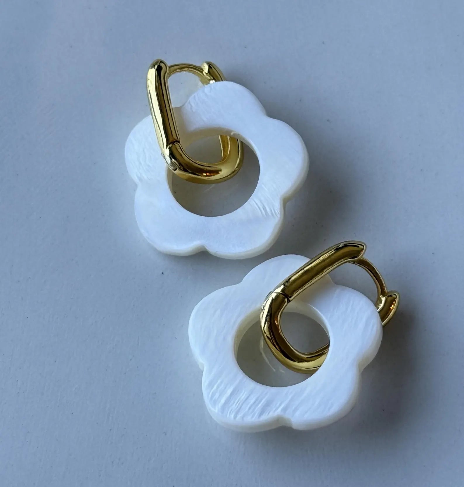 Boucles d'oreilles fleur en perles fine