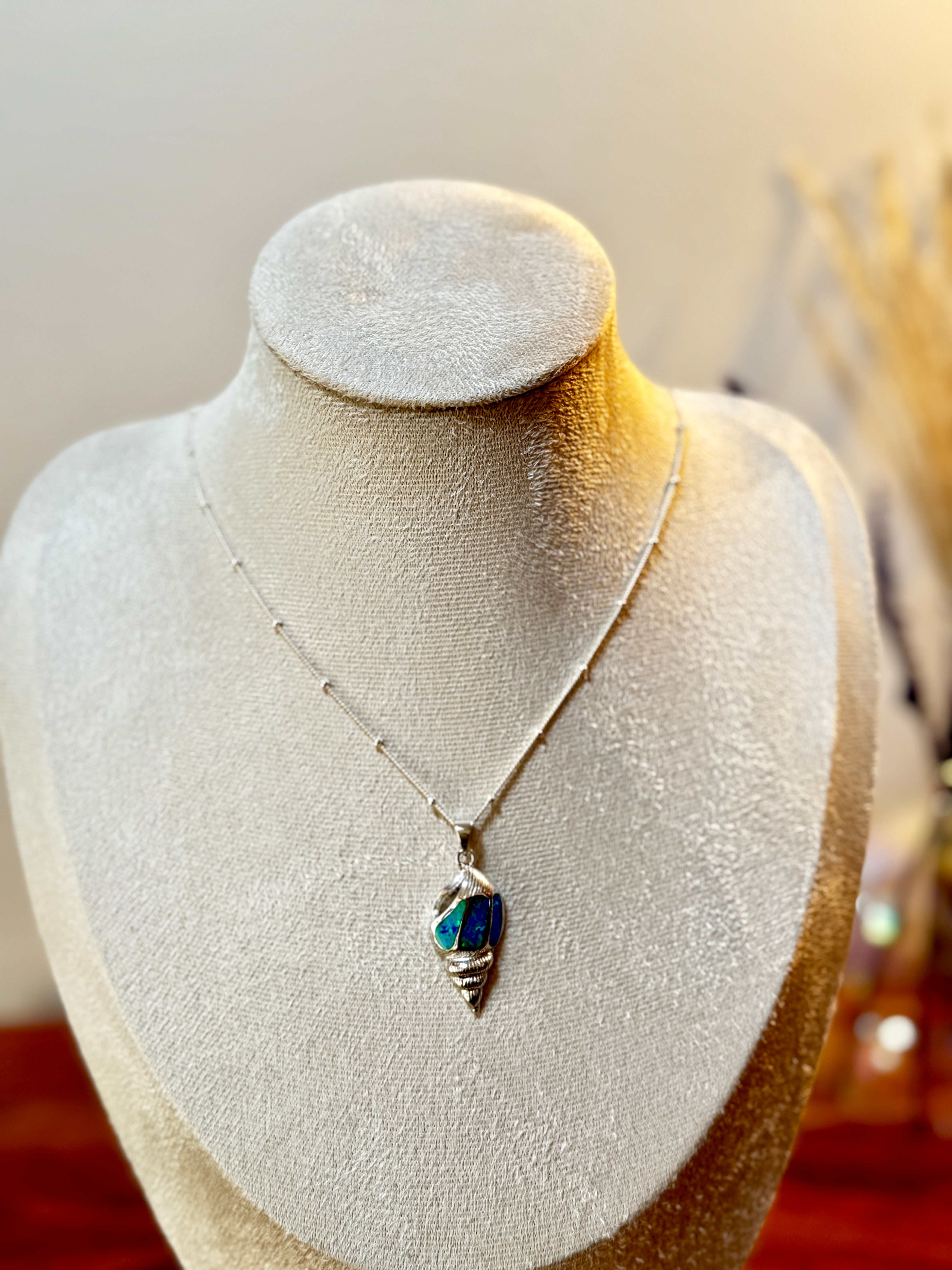 Collier Conque en Opale
