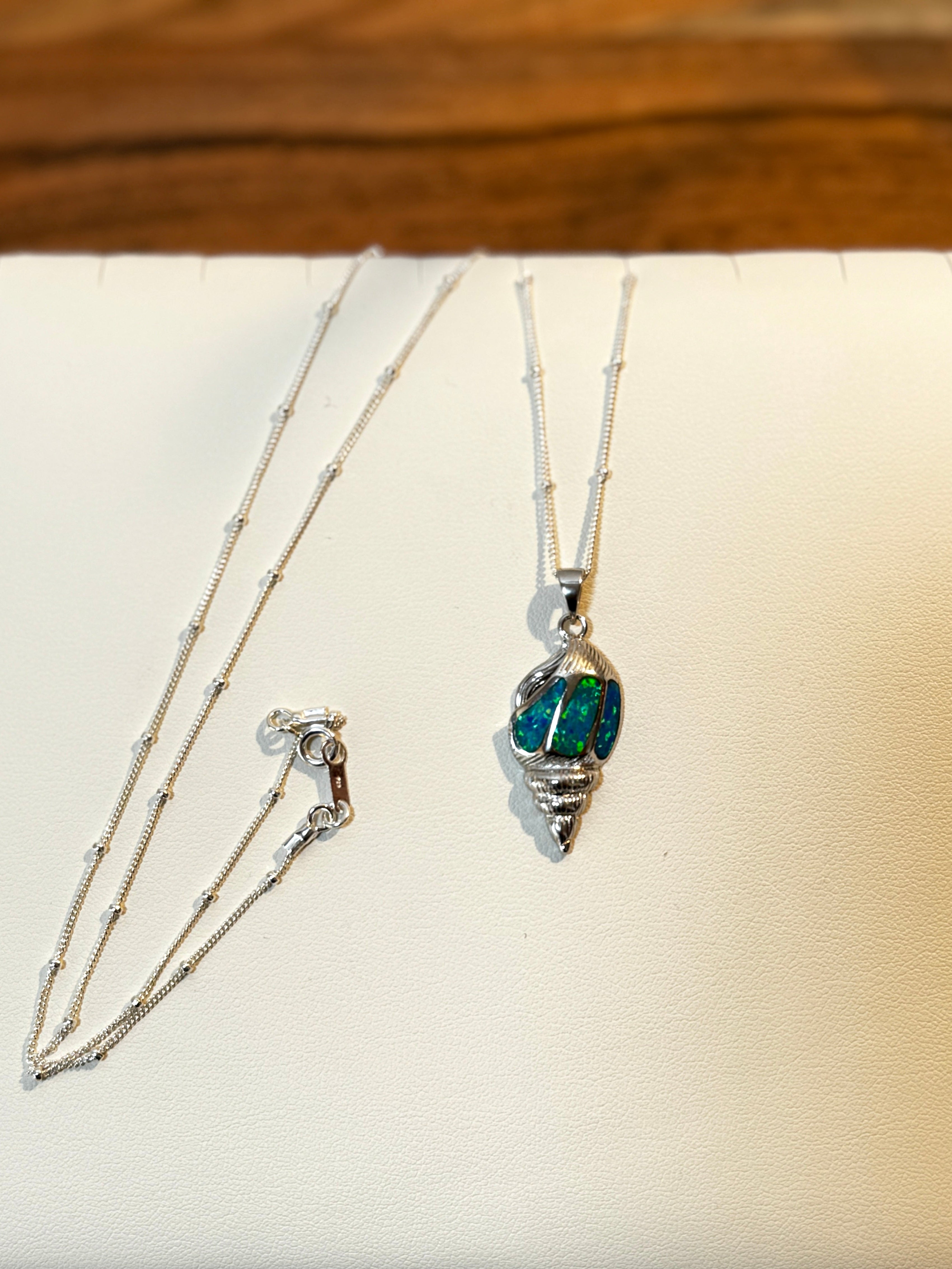 Collier Conque en Opale