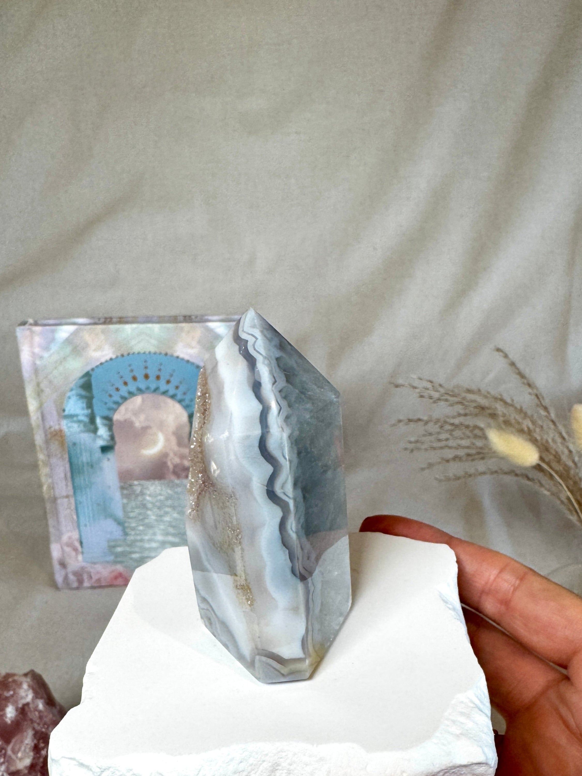 Tour d’Agate Blanche Lunaire Druzy