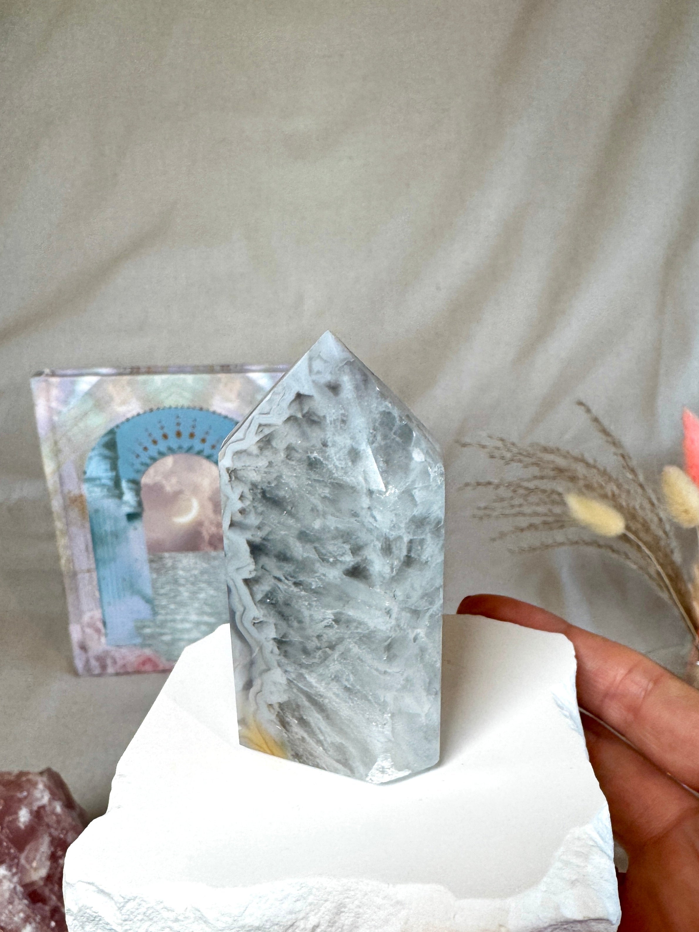 Tour d’Agate Blanche Lunaire Druzy