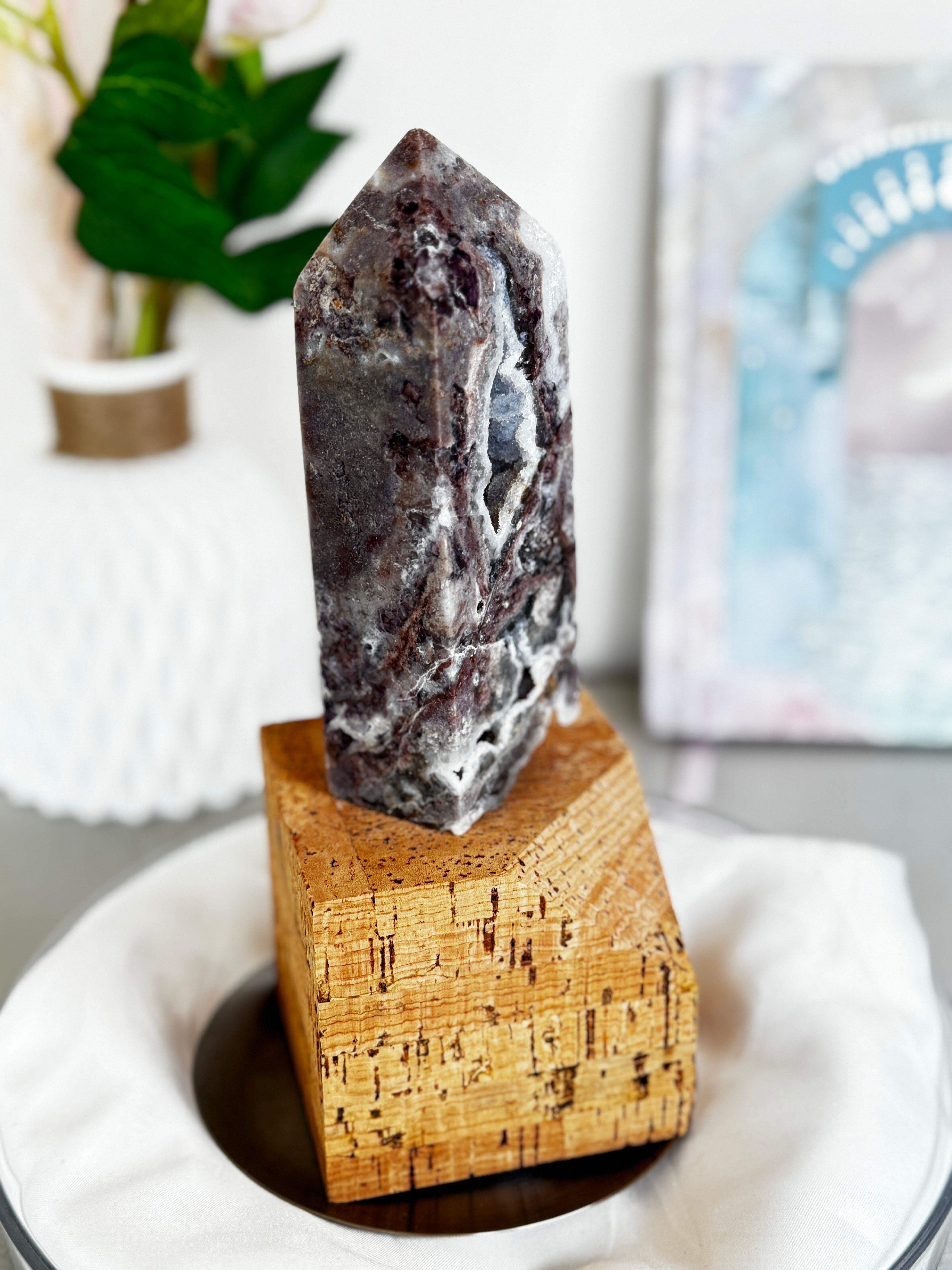 Tour de Fluorite druzy mauve