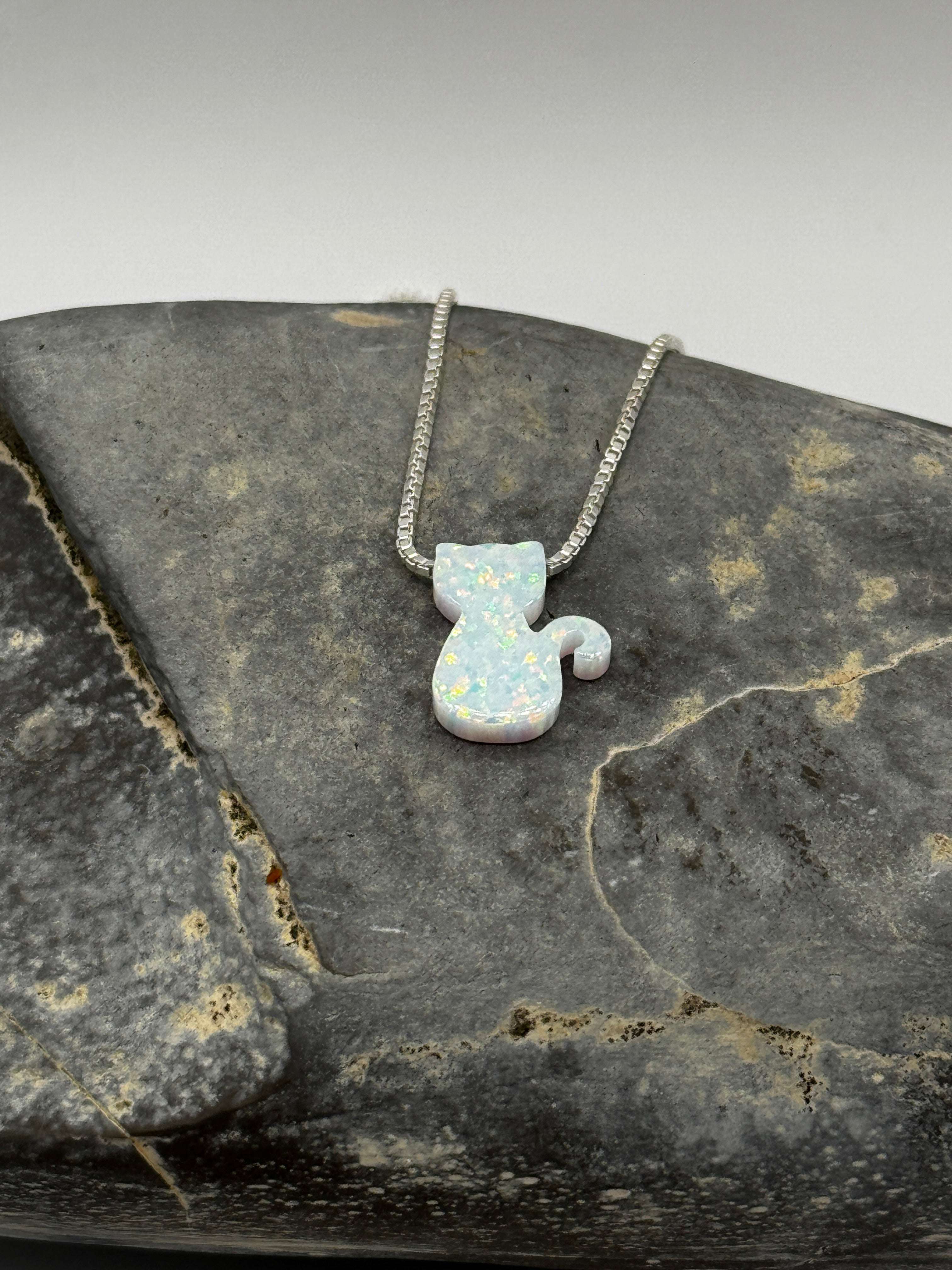 Collier Chat en Opale