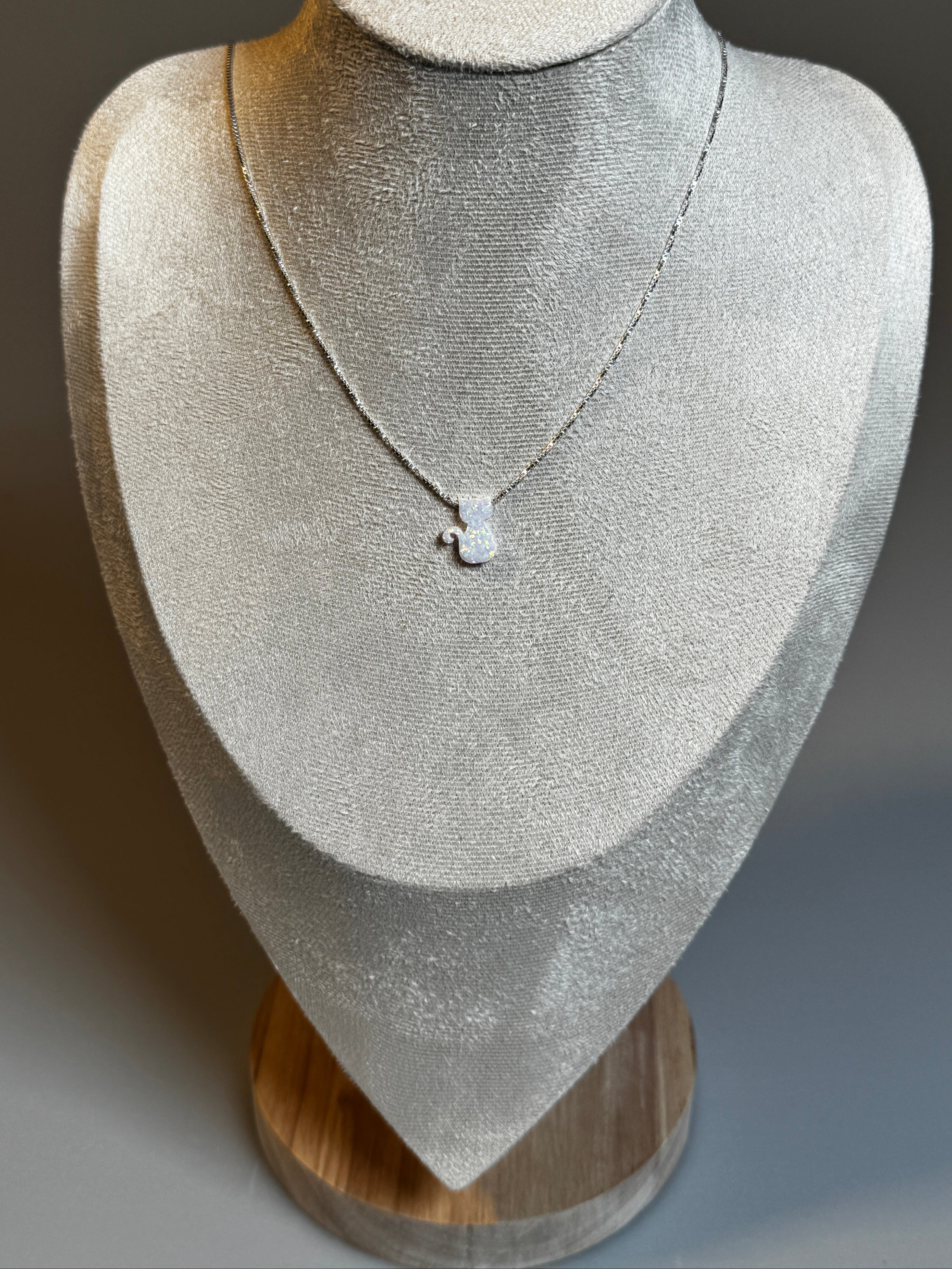 Collier Chat en Opale