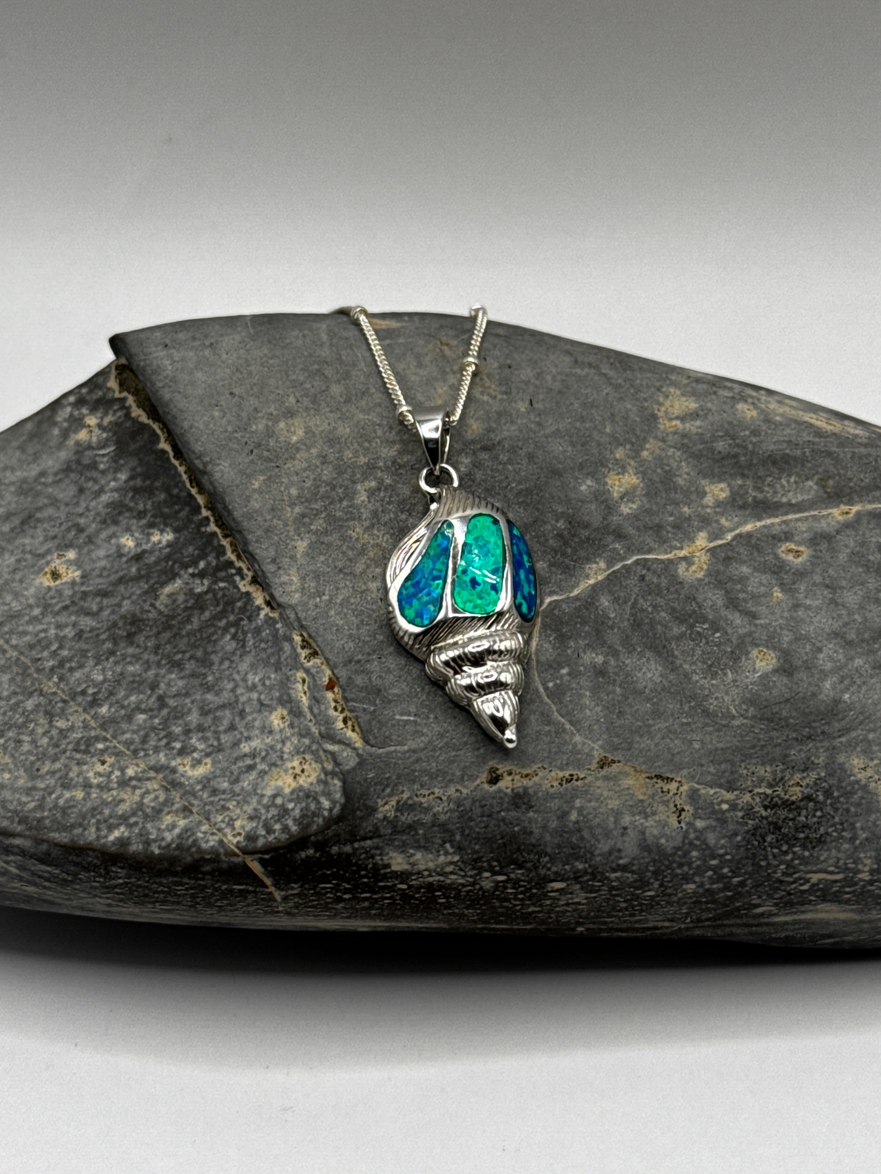 Collier Conque en Opale