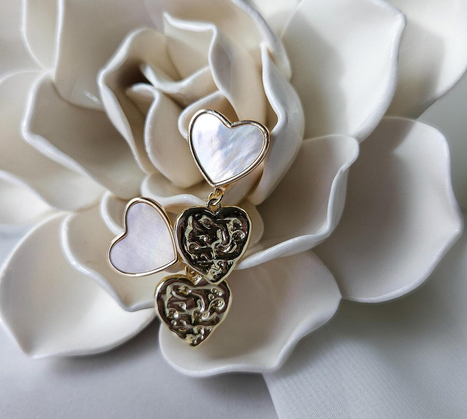 Boucles d'oreilles coeur en nacre