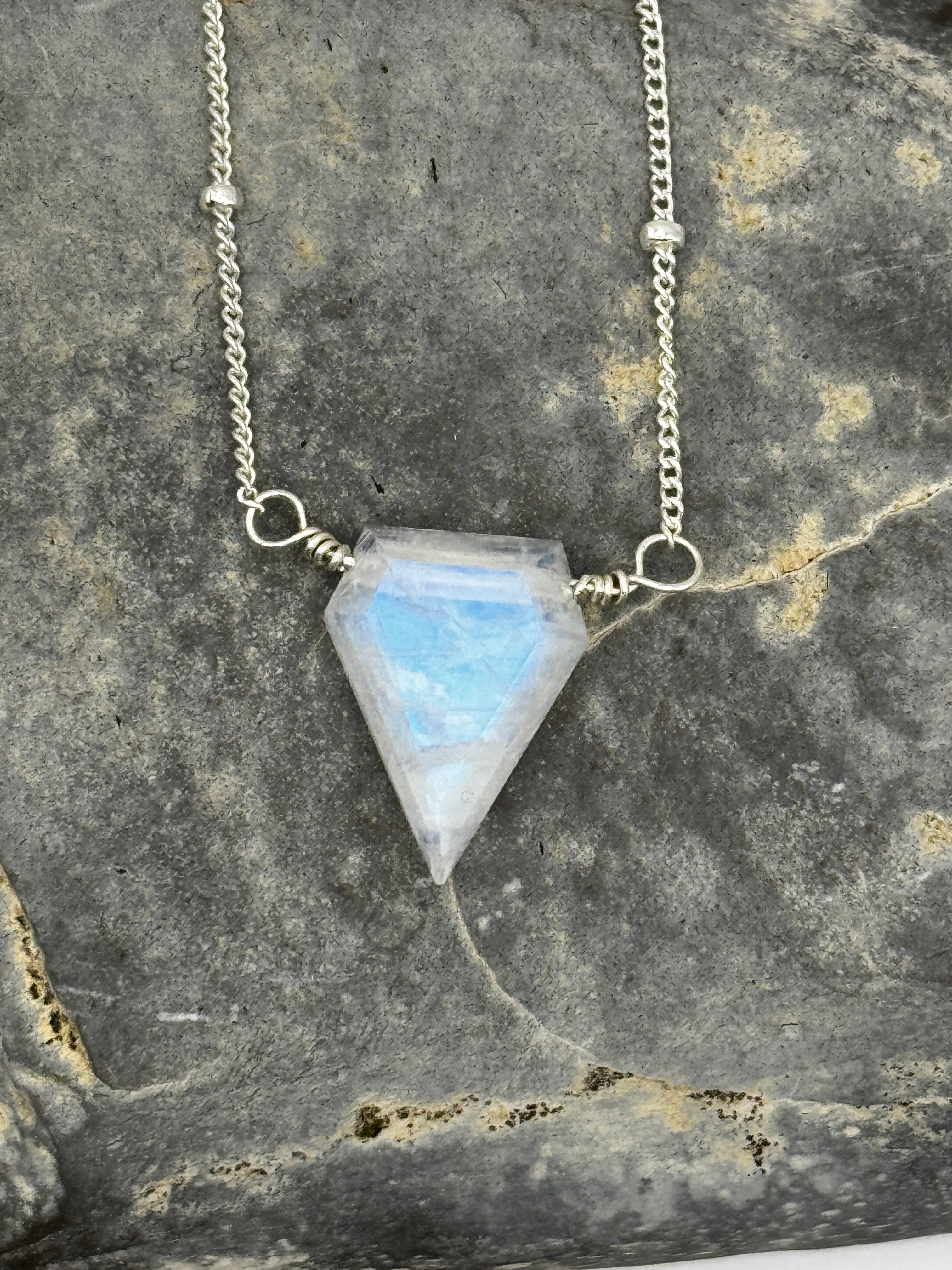 Collier Pierre de Lune diamantée
