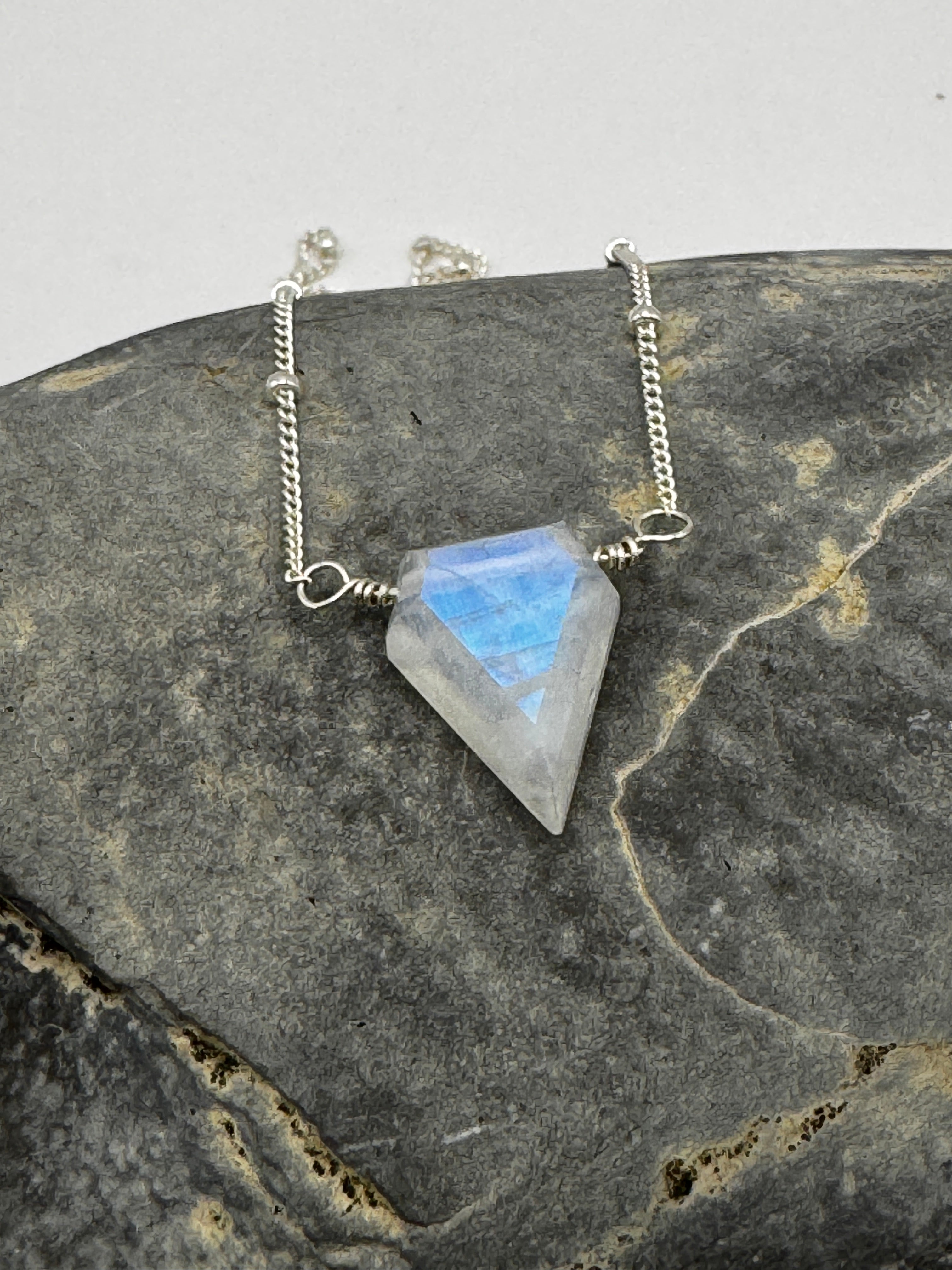 Collier Pierre de Lune diamantée